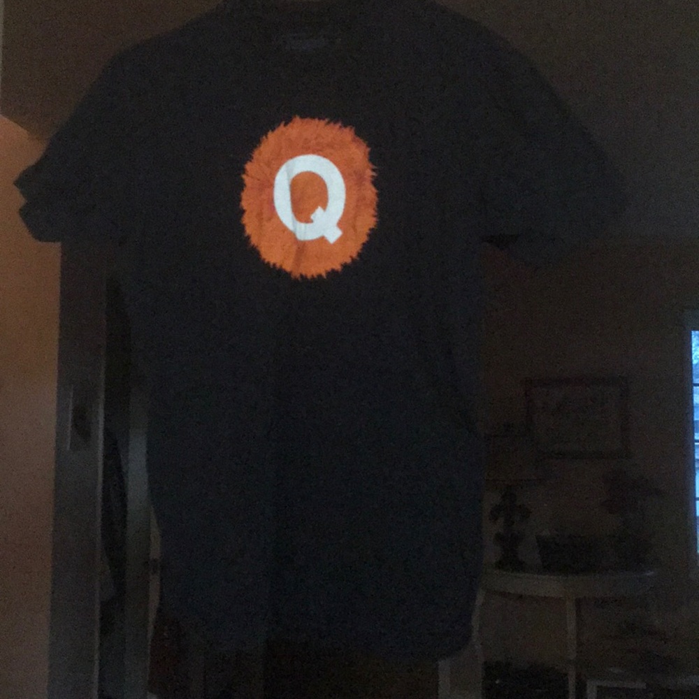 Short sleeved Avenue Q t shirt